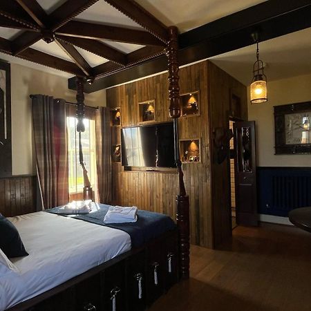 Old Hall House, Nec メリダン エクステリア 写真