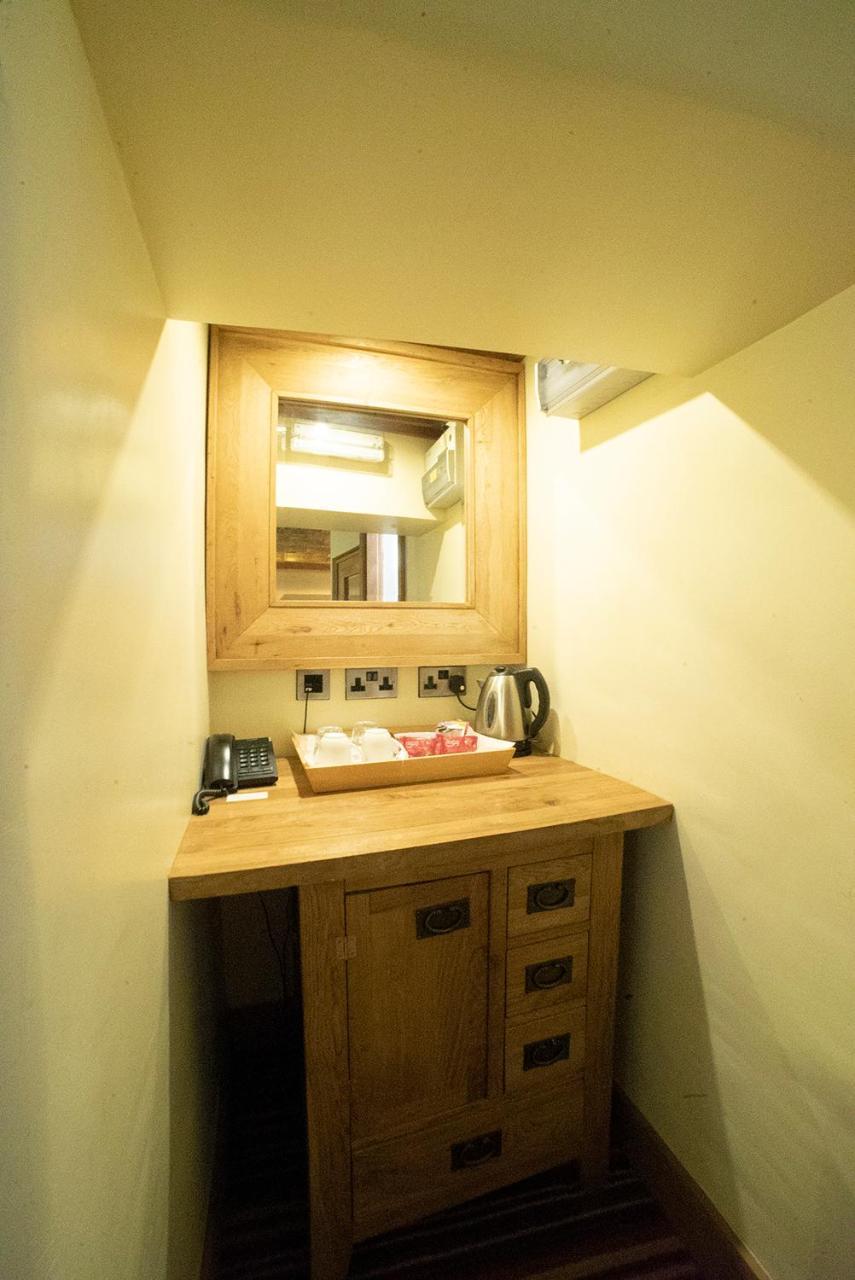 Old Hall House, Nec メリダン エクステリア 写真